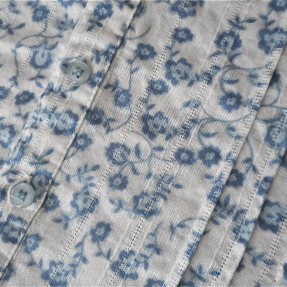 Dress Barn Blue Floral Cotton Button Down Top S - Picture 5 of 6